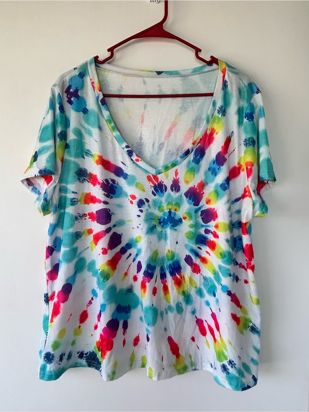 Groovy Tie-Dye V-Neck Women's Top - Multicolor